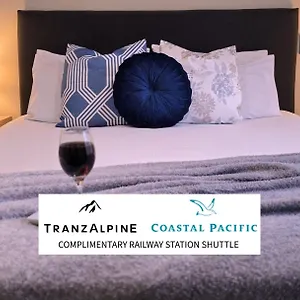 Motel Tower Junction Motor Lodge- With Airport And Railway Station Shuttle Service- Location - Close To Westfield Mall, Tower Junction Shopping Centre, Restaurants, Cafes Etc